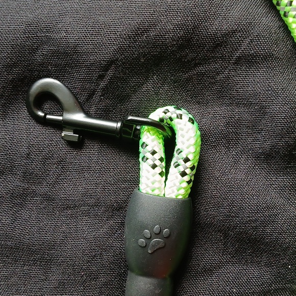 Reflective Green Dog Leash NWOT - Picture 2 of 3